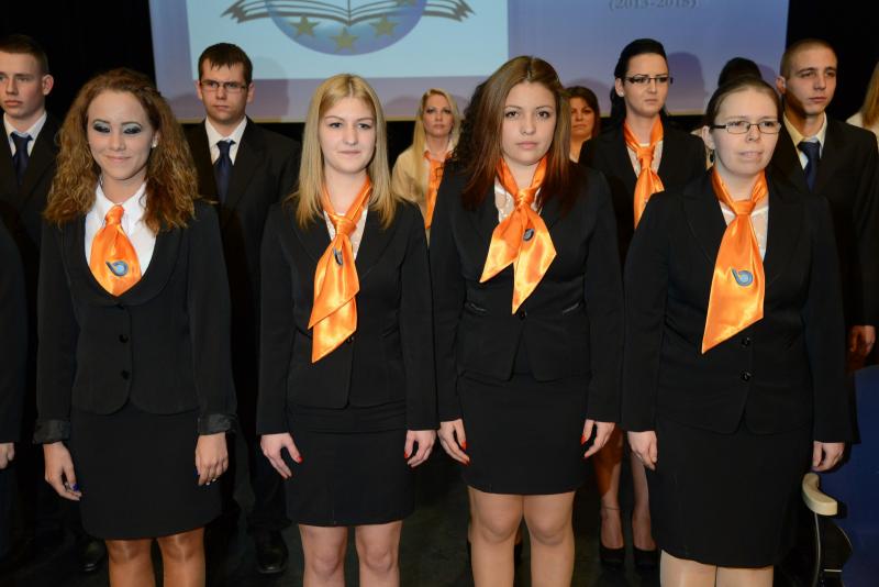 A debreceni EURO Baptista Gimnázium szalagtűző ünnepsége 2015-ben.